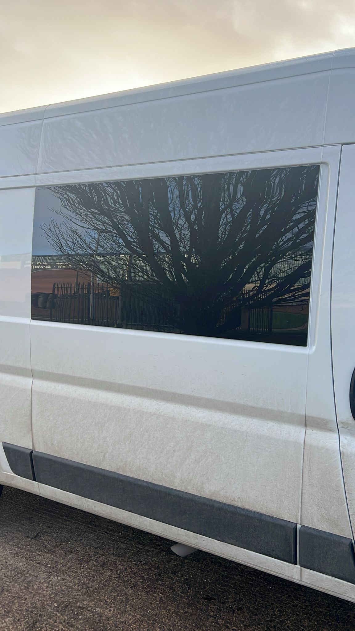 Left or Right Privacy Front Fixed MWB/LWB/XLWB (L2/3/4) Glass for Fiat Ducato (2006>) / Citroen Relay (2006>) / Vauxhall Movano (2021>)