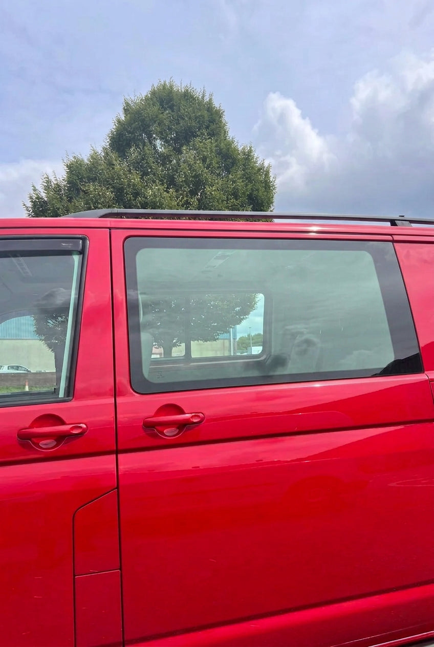 Left Green Front Fixed Glass for VW Transporter T5 (2003-2016) / VW Transporter T6 (2016>)